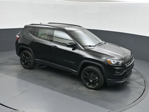 New 2026 Jeep Compass Latitude AWD/4WD image 28