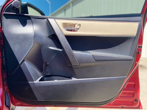 Used 2014 Toyota Corolla LE FWD image 16