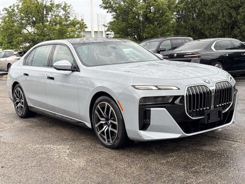 Certified 2023 BMW 760i xDrive AWD/4WD image 3