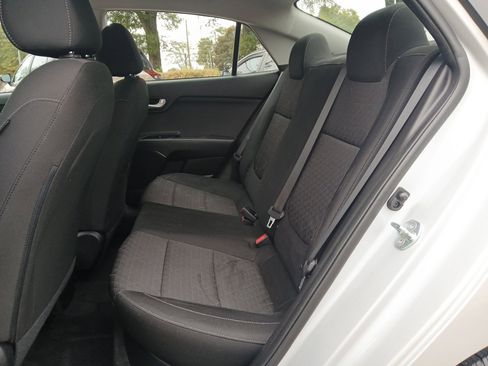 Used 2022 Kia Rio LX image 11