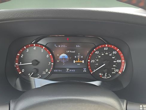 Used 2023 Nissan Frontier PRO-4X w/ Pro Convenience Package AWD/4WD image 18