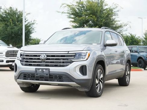 Used 2026 Volkswagen Atlas SE FWD image 3