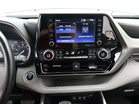 Used 2020 Toyota Highlander XLE FWD image 8