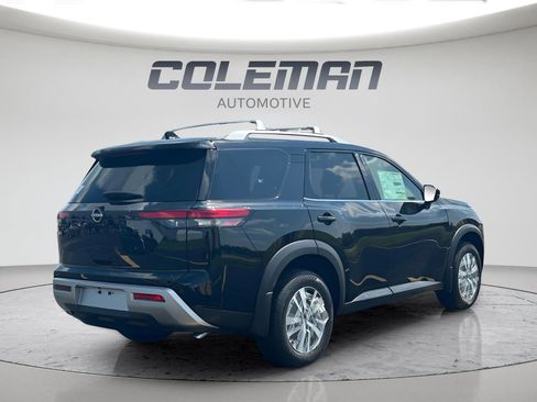 New 2025 Nissan Pathfinder SL w/ Black Appearance Package image 5