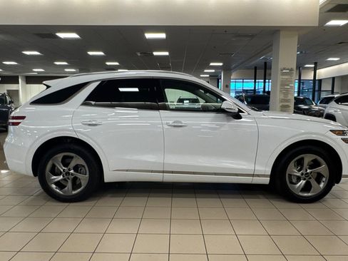 New 2026 Genesis GV70 2.5T AWD/4WD image 3