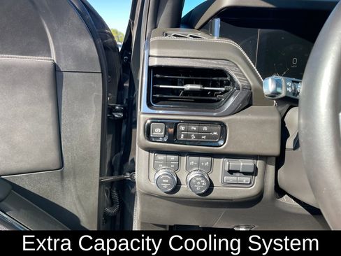 Used 2025 GMC Yukon XL AT4 Ultimate image 15