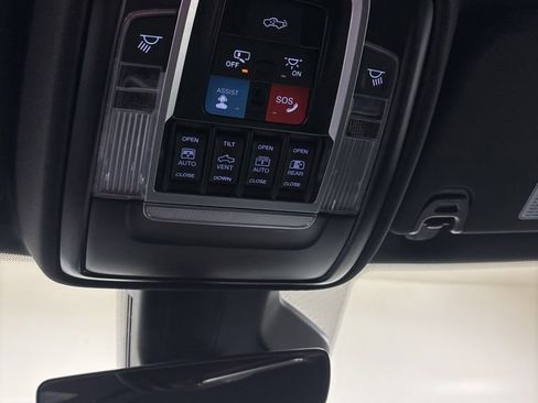 New 2026 RAM 1500 Laramie AWD/4WD image 15