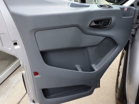 Used 2019 Ford Transit 350 XLT RWD image 18