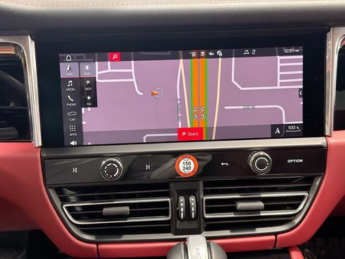 Certified 2026 Porsche Macan S AWD/4WD image 31