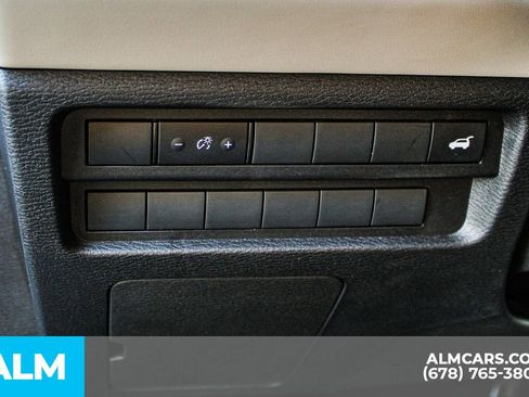 Used 2025 Mitsubishi Outlander SE image 33