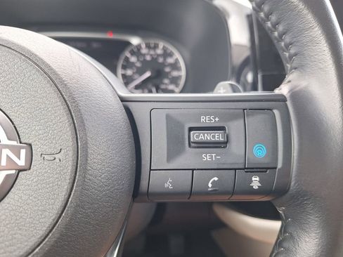 Used 2024 Nissan Pathfinder SV FWD image 14