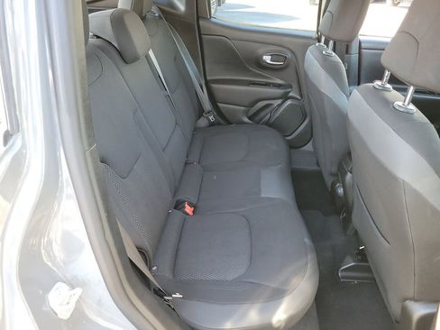 Certified 2020 Jeep Renegade Altitude w/ UConnect 8.4 Nav Group image 16