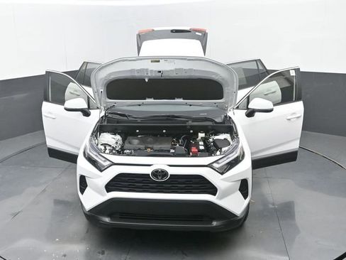 Used 2025 Toyota RAV4 LE image 32