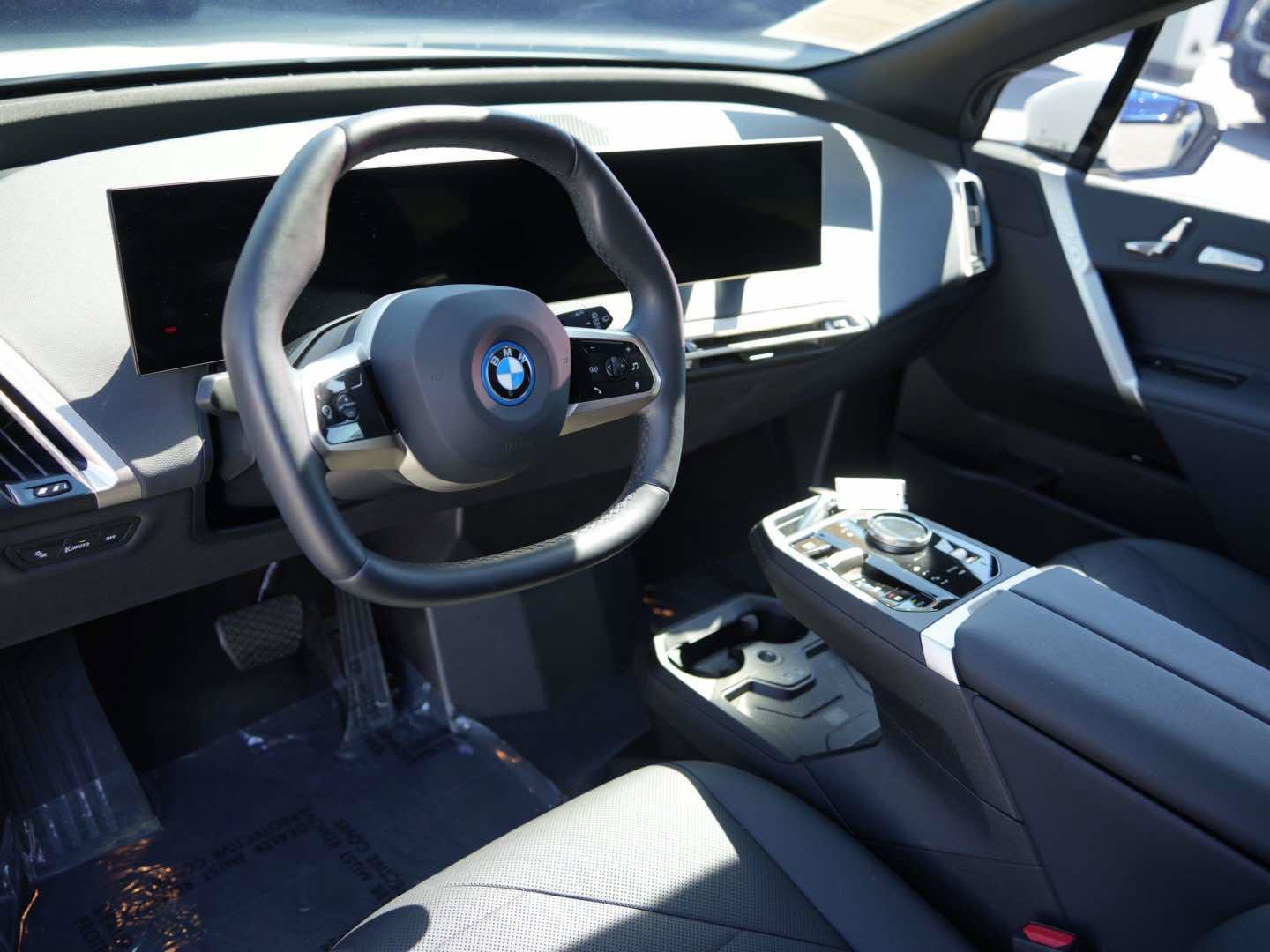 Used 2024 BMW iX xDrive50 AWD/4WD image 14