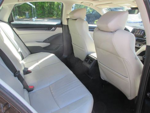 Used 2018 Honda Accord EX-L image 17