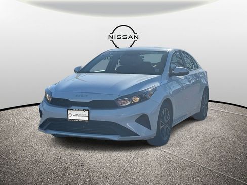 Used 2023 Kia Forte LXS w/ LXS Technology Package image 4