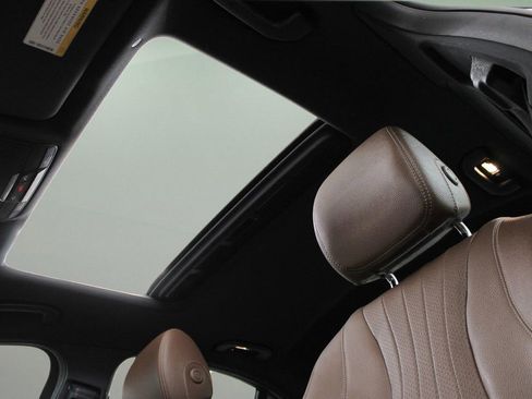 Used 2017 Mercedes-Benz E 300 4MATIC image 16