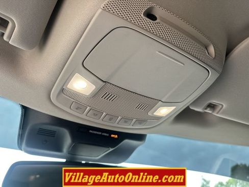 Used 2024 Ford Expedition XLT AWD/4WD image 16