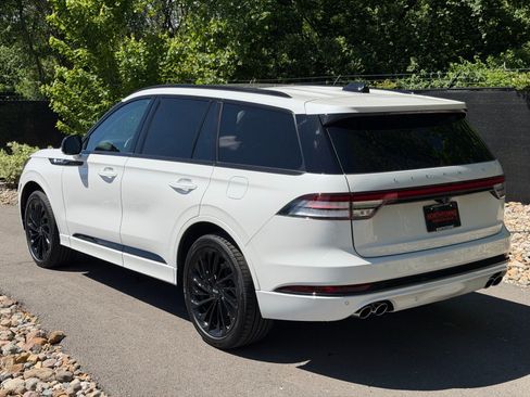 New 2026 Lincoln Aviator Reserve AWD/4WD image 3