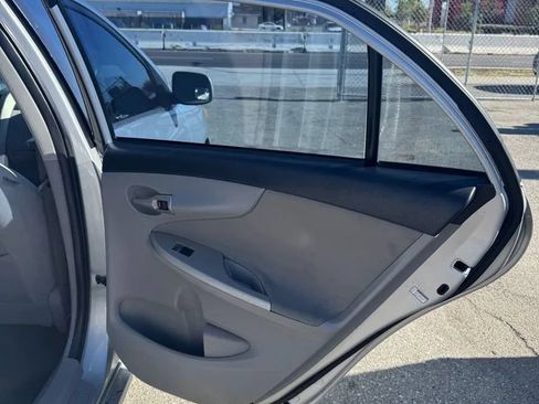 Used 2012 Toyota Corolla LE FWD image 18