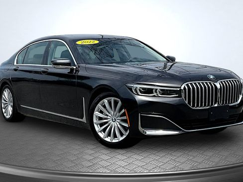 Used 2022 BMW 740i RWD image 3