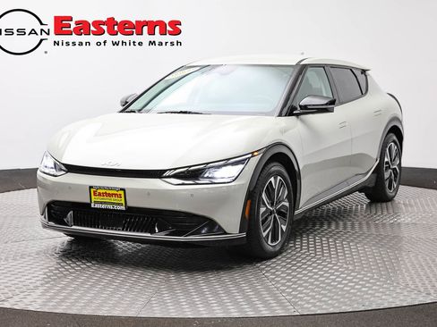 Used 2022 Kia EV6 Wind RWD image 1