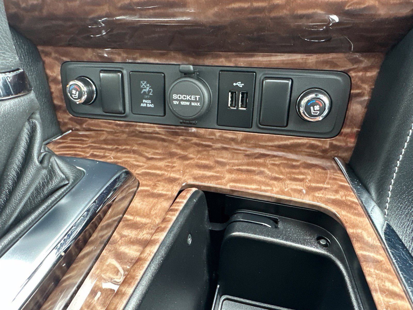 Used 2020 Nissan Armada Platinum w/ Captain's Chairs Package AWD/4WD image 72