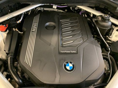 Used 2023 BMW X5 xDrive40i w/ M Sport Package AWD/4WD image 4