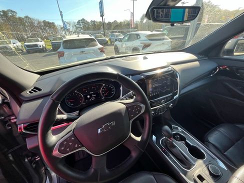 Used 2023 Chevrolet Traverse RS image 10
