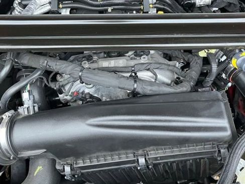 Used 2025 Ford Explorer ST-Line w/ Premium Package image 30