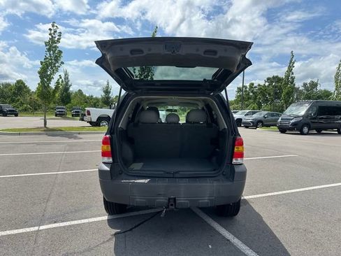 Used 2005 Ford Escape XLT AWD/4WD image 16