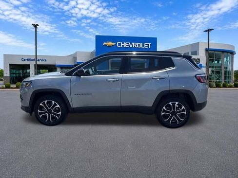 Used 2024 Jeep Compass Limited AWD/4WD image 4
