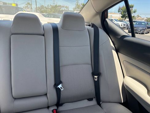Used 2025 Nissan Altima 2.5 SV FWD image 33