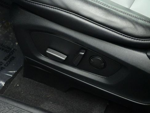 Used 2023 Ford Explorer XLT w/ Equipment Group 202A image 21