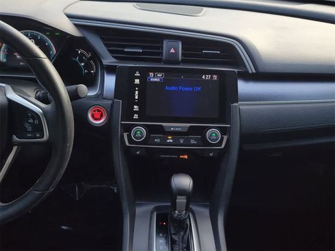 Used 2018 Honda Civic Touring image 17