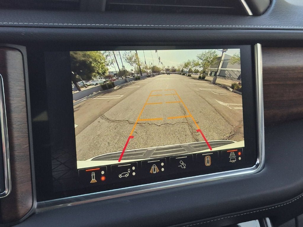 Used 2024 GMC Yukon Denali Ultimate AWD/4WD image 17