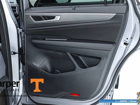 Used 2024 Volkswagen Atlas Cross Sport SE AWD/4WD image 30