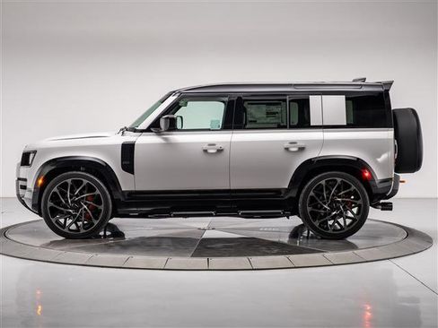 New 2026 Land Rover Defender 110 X-Dynamic SE AWD/4WD image 2