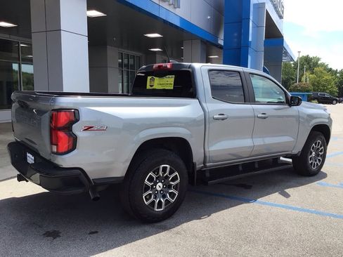 Used 2023 Chevrolet Colorado Z71 w/ Z71 Convenience Package 2 AWD/4WD image 6