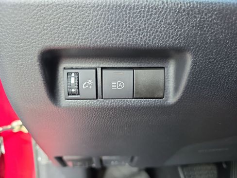 Used 2021 Toyota RAV4 LE image 25