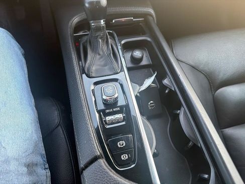 Used 2019 Volvo XC90 T6 Momentum w/ Protection Package Premier AWD/4WD image 23