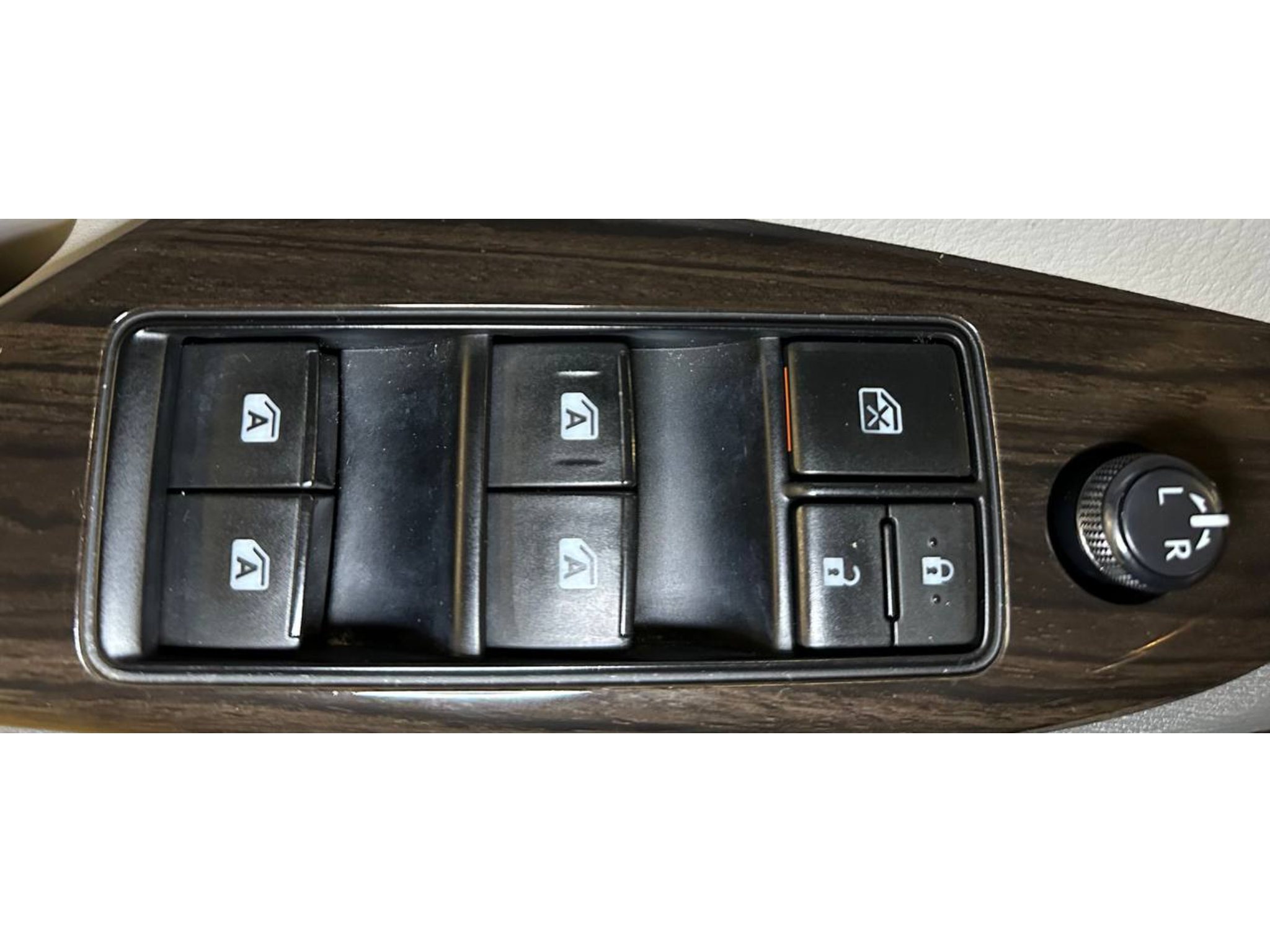Used 2017 Toyota Sienna XLE w/ XLE Navigation Package FWD image 35
