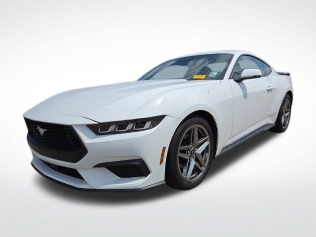 Used 2025 Ford Mustang Coupe RWD image 3