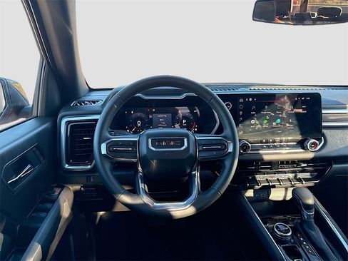 Used 2025 GMC Canyon Elevation image 21