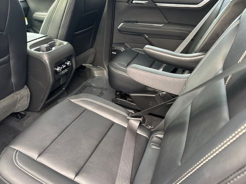 New 2026 GMC Acadia Elevation w/ Elevation Premium Package AWD/4WD image 9