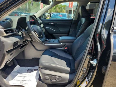 Certified 2026 Toyota Highlander XLE AWD/4WD image 15