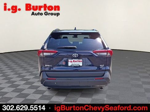 Used 2020 Toyota RAV4 XLE w/ All Weather Liner Package AWD/4WD image 5