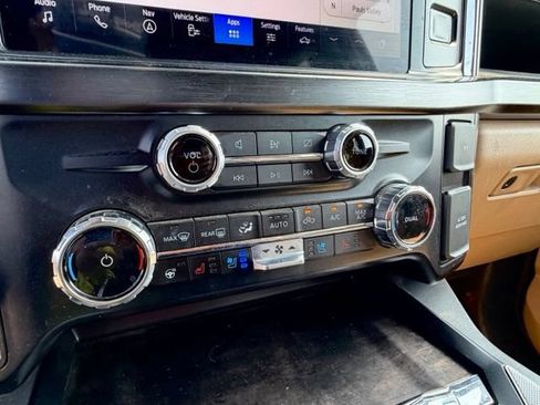 Certified 2023 Ford F250 Lariat w/ Chrome Package AWD/4WD image 10
