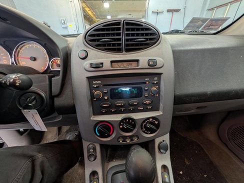 Used 2004 Saturn Vue 2WD V6 image 35