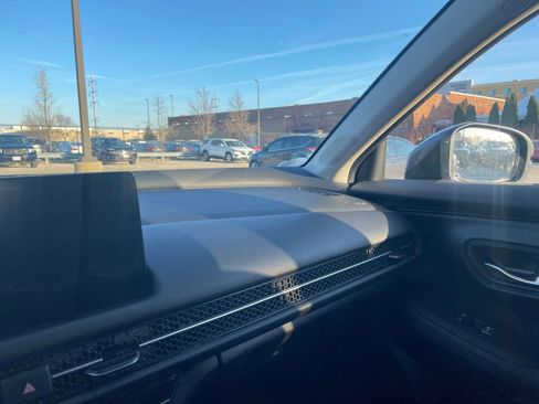 Used 2025 Honda HR-V EX-L image 33